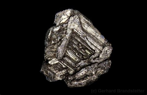 tige de bismuth|Bismuth: The mineral native bismuth information and pictures.